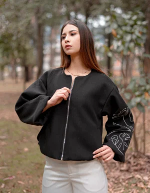 CHAQUETA BORDADA - Negra