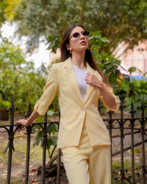 BLAZER MANGA 3/4 BOTÓN  - Amarillo Pastel